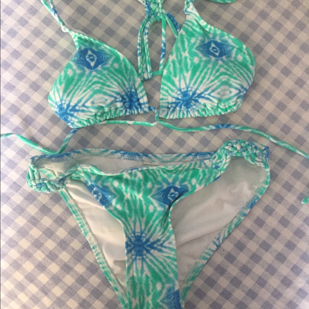 Tie- Dye Crochet String Bikini Top - Picture 4 of 5